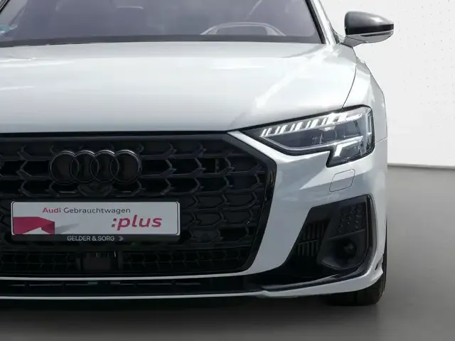 Audi S8
