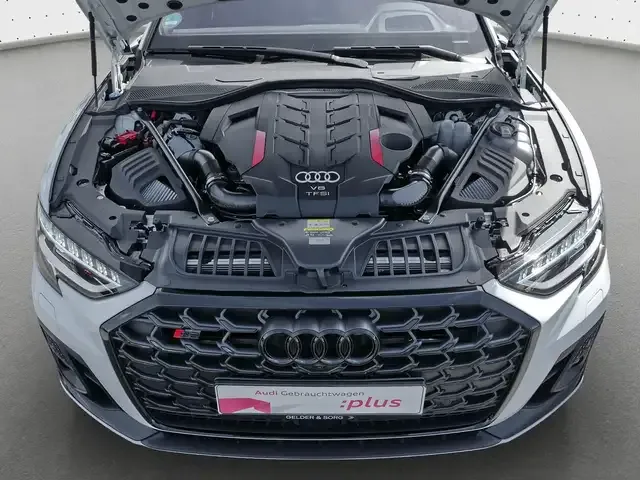 Audi S8