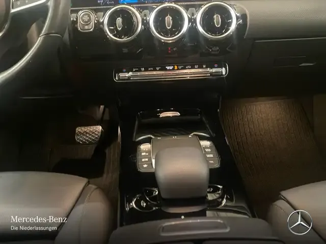 Mercedes-Benz CLA 220