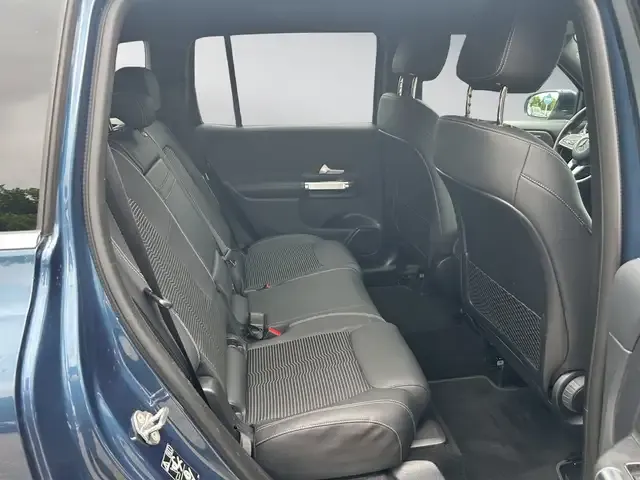 Mercedes-Benz GLB 220