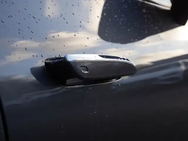 Mercedes-Benz EQE 350