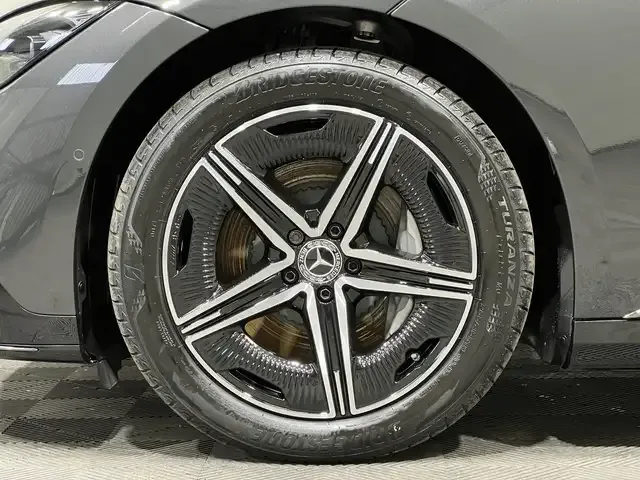 Mercedes-Benz EQE 350