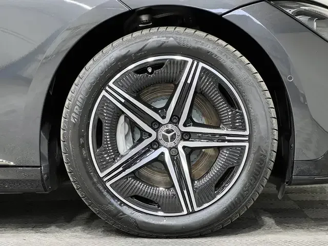 Mercedes-Benz EQE 350