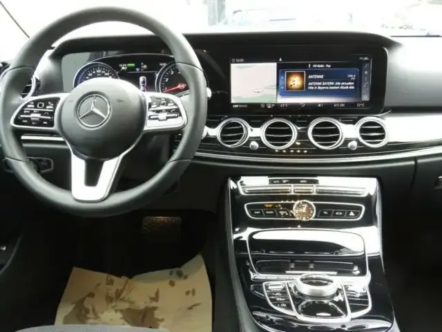 Mercedes-Benz E 200