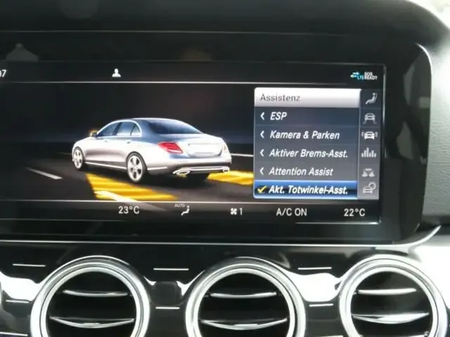 Mercedes-Benz E 200