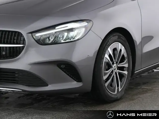 Mercedes-Benz B 220