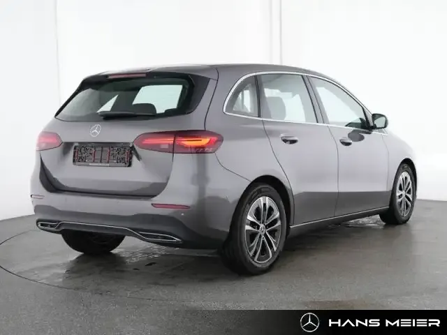 Mercedes-Benz B 220