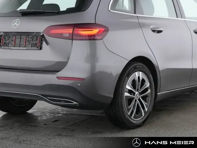 Mercedes-Benz B 220