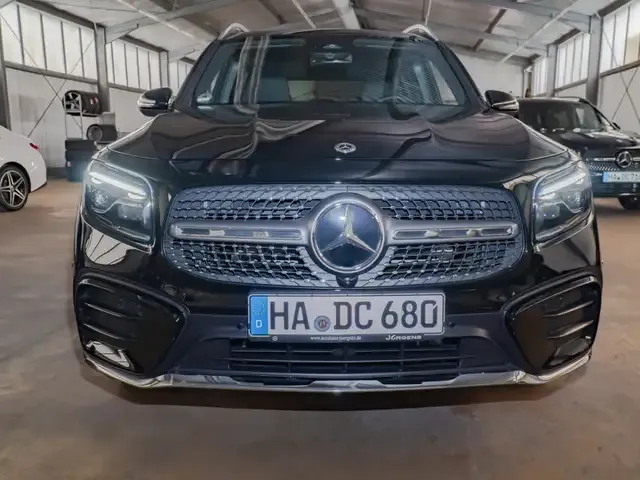 Mercedes-Benz GLB 200