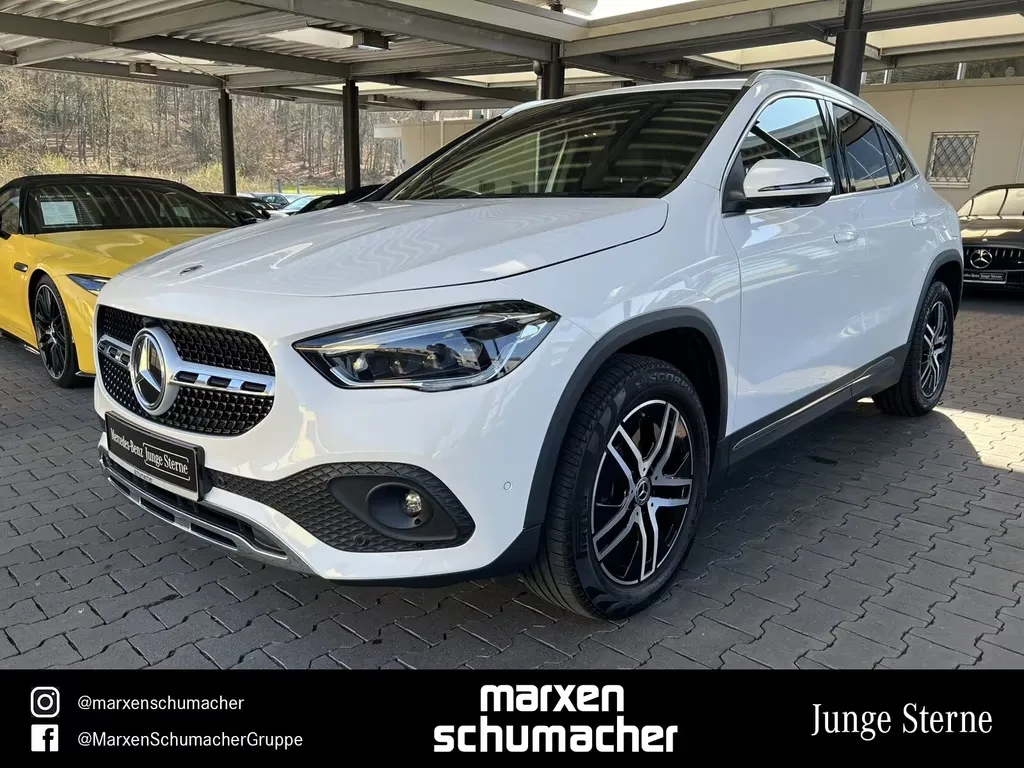 Mercedes-Benz GLA 220