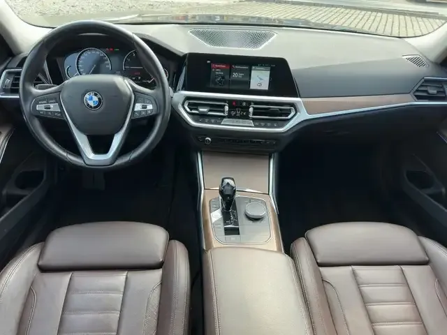 BMW 330