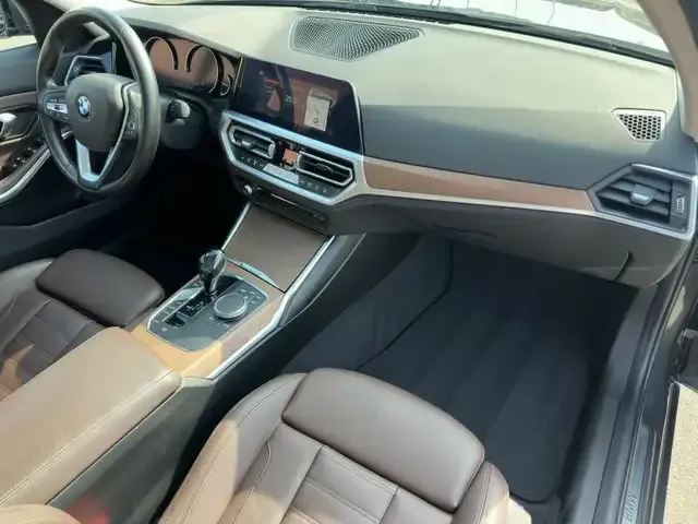 BMW 330