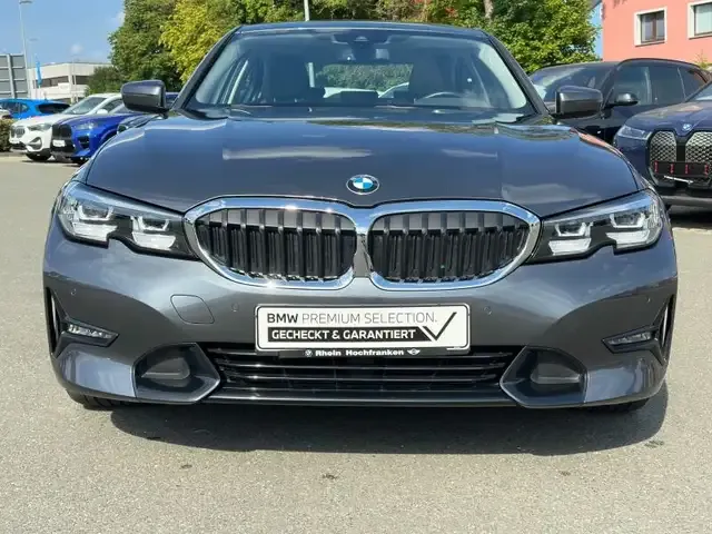 BMW 330