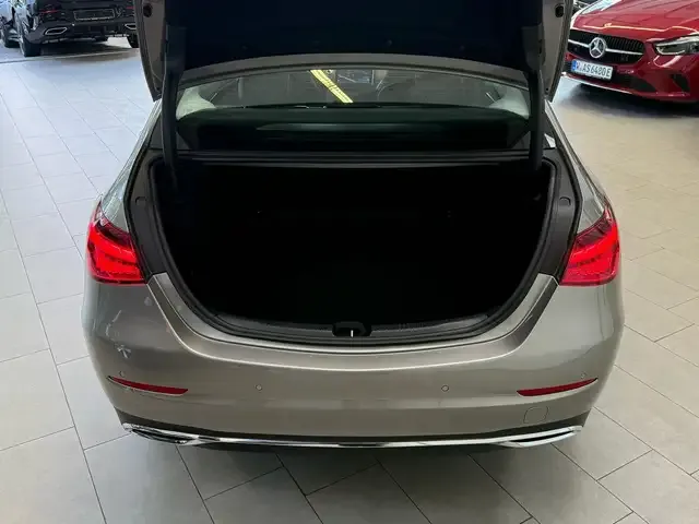 Mercedes-Benz C 180