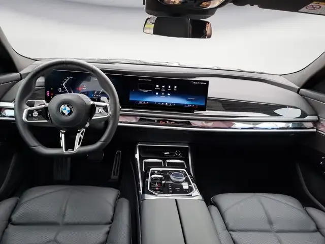 BMW 740