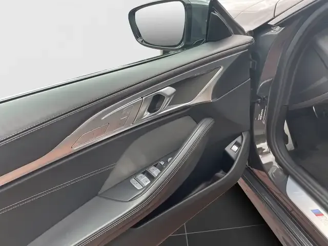 BMW M8