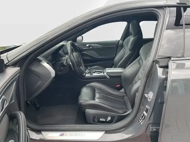 BMW M8