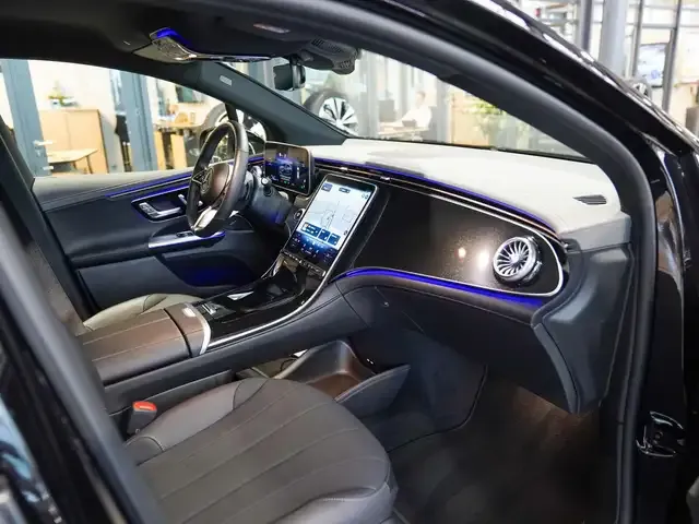 Mercedes-Benz EQE 300