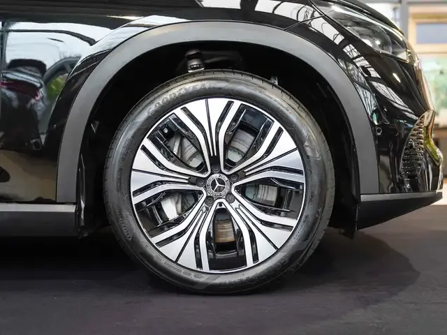 Mercedes-Benz EQE 300