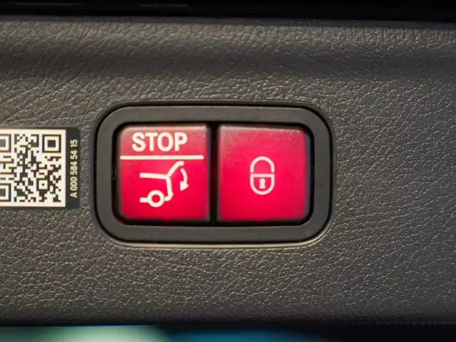 Mercedes-Benz EQE 300