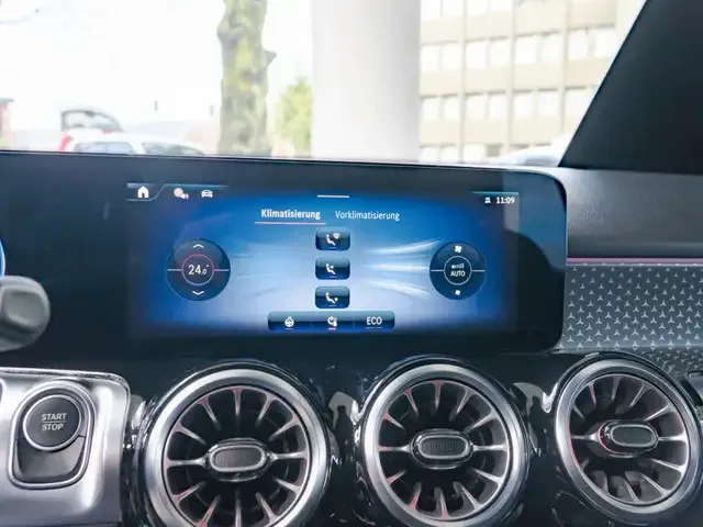 Mercedes-Benz EQB 300