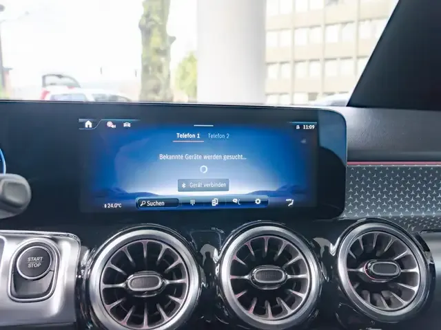 Mercedes-Benz EQB 300