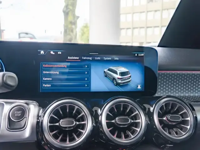 Mercedes-Benz EQB 300