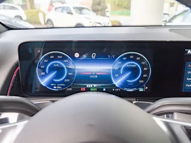 Mercedes-Benz EQB 300