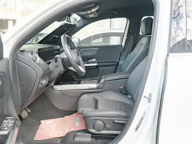 Mercedes-Benz EQB 300