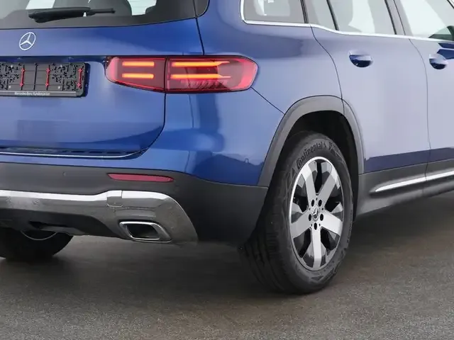 Mercedes-Benz GLB 220