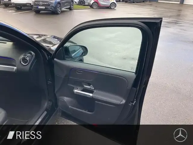 Mercedes-Benz EQB 250