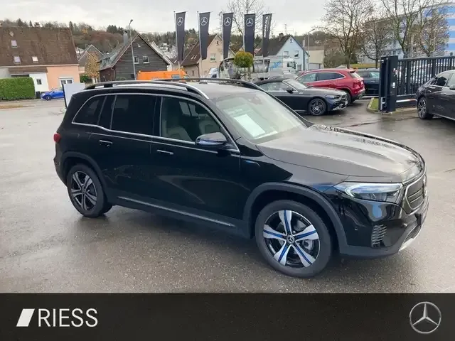 Mercedes-Benz EQB 250