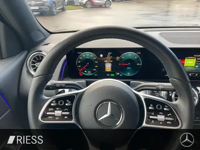 Mercedes-Benz EQB 250