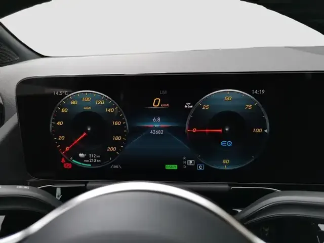 Mercedes-Benz EQA 300