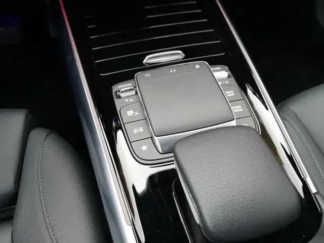 Mercedes-Benz EQA 300