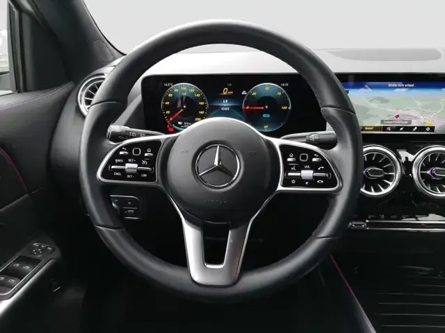 Mercedes-Benz EQA 300