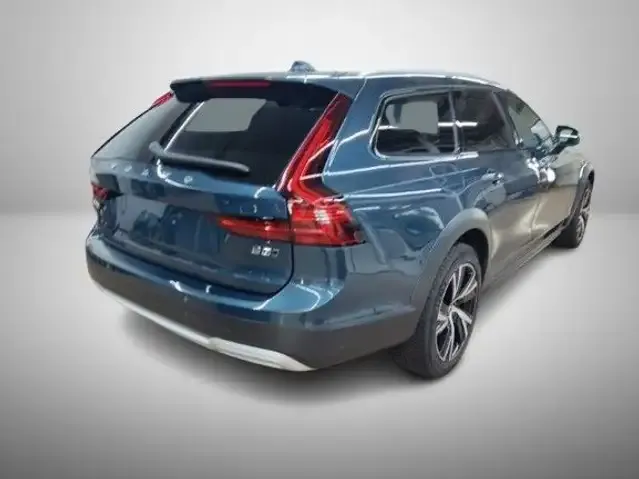 Volvo V90 Cross Country