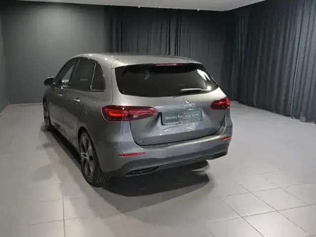 Mercedes-Benz B 220