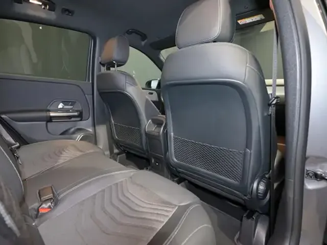 Mercedes-Benz B 220