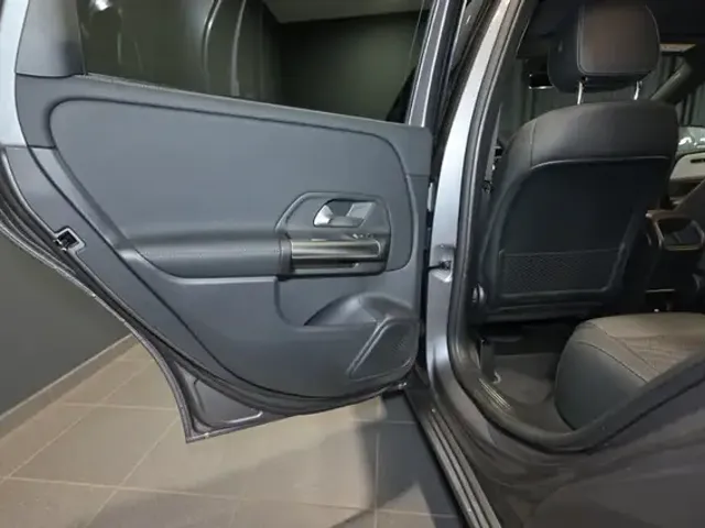 Mercedes-Benz B 220