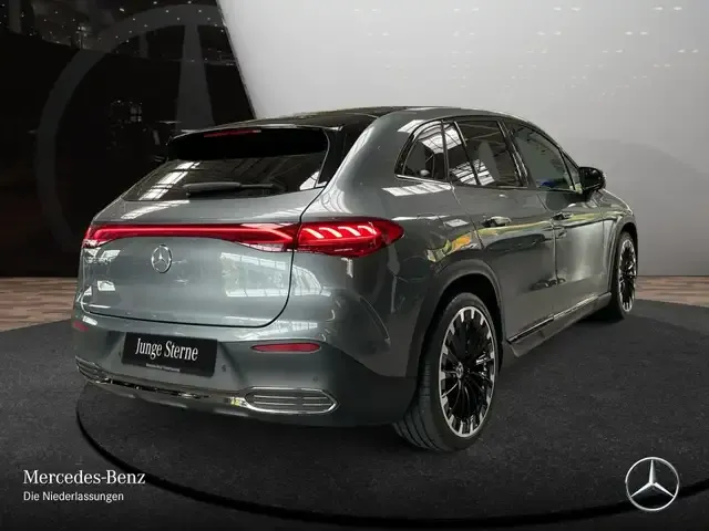 Mercedes-Benz EQE SUV