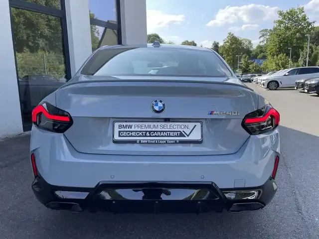 BMW 240