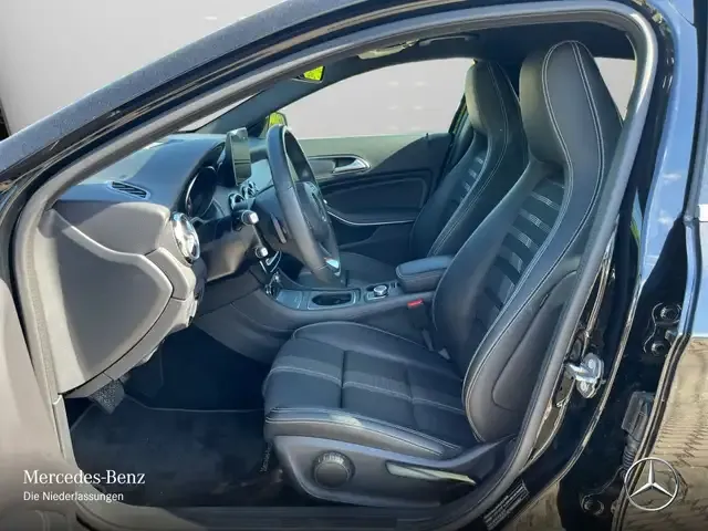 Mercedes-Benz GLA 220