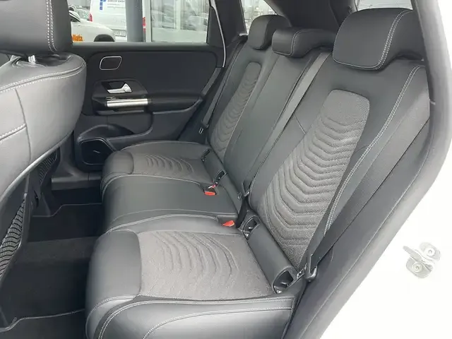 Mercedes-Benz B 220