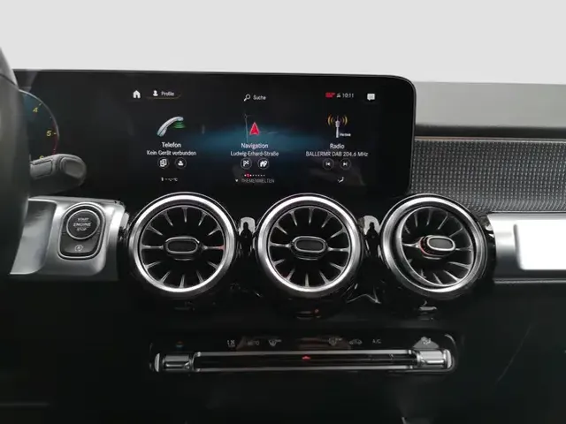 Mercedes-Benz GLB 220