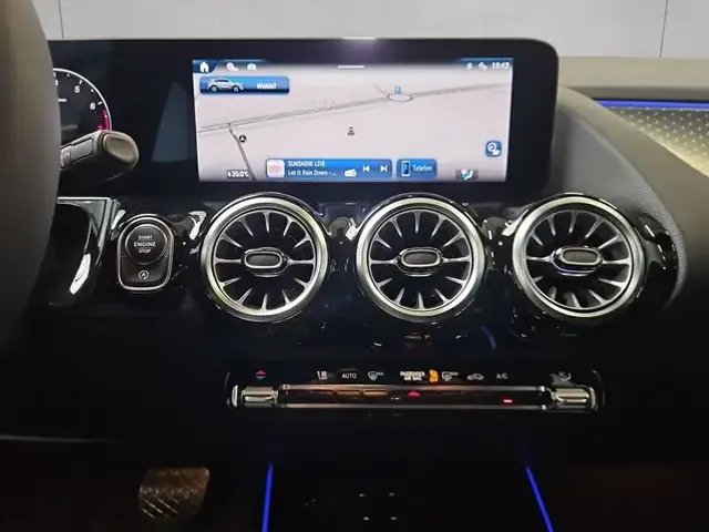 Mercedes-Benz GLA 180