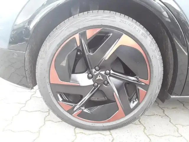 CUPRA Tavascan