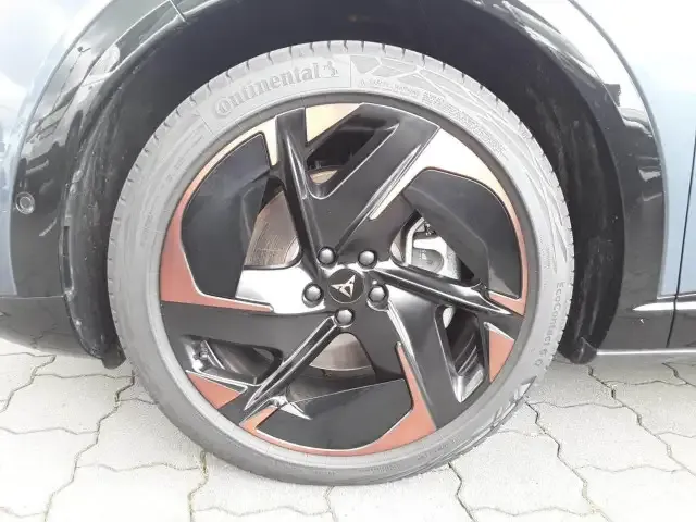 CUPRA Tavascan