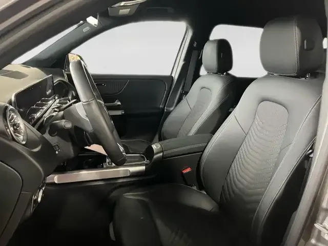 Mercedes-Benz EQB 300