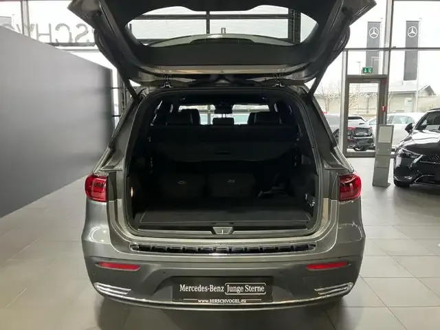 Mercedes-Benz EQB 300